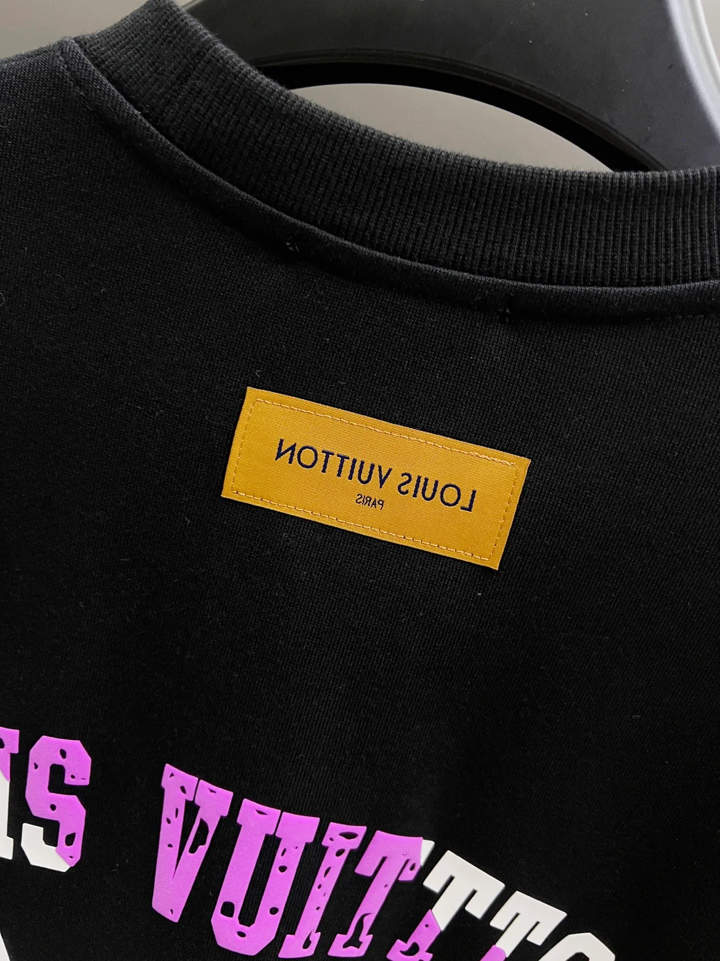 🅿️260 1v Louis* 2025 autumn and winter new style Customized double yarn fabric round neck long-sleeved sweatshirt Classic letter foam technology + three-dimensional silicone design High-end version! The same loose version for men and women S M L XL XXL five sizes color black white